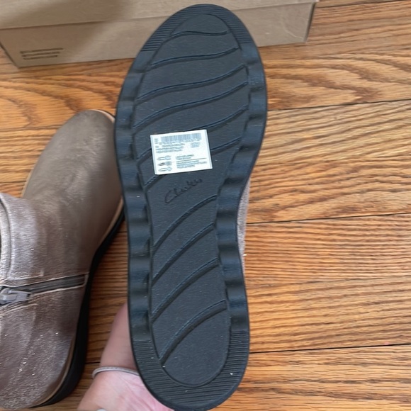 Clarks Sharon Salon Boot Pewter Metallic‎ 8M NWT - Picture 5 of 10